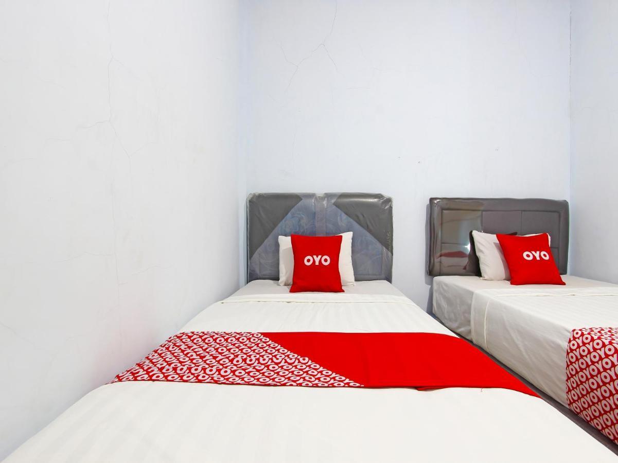 פקלונגאן Oyo 91476 Srikaya Hotel 3 מראה חיצוני תמונה