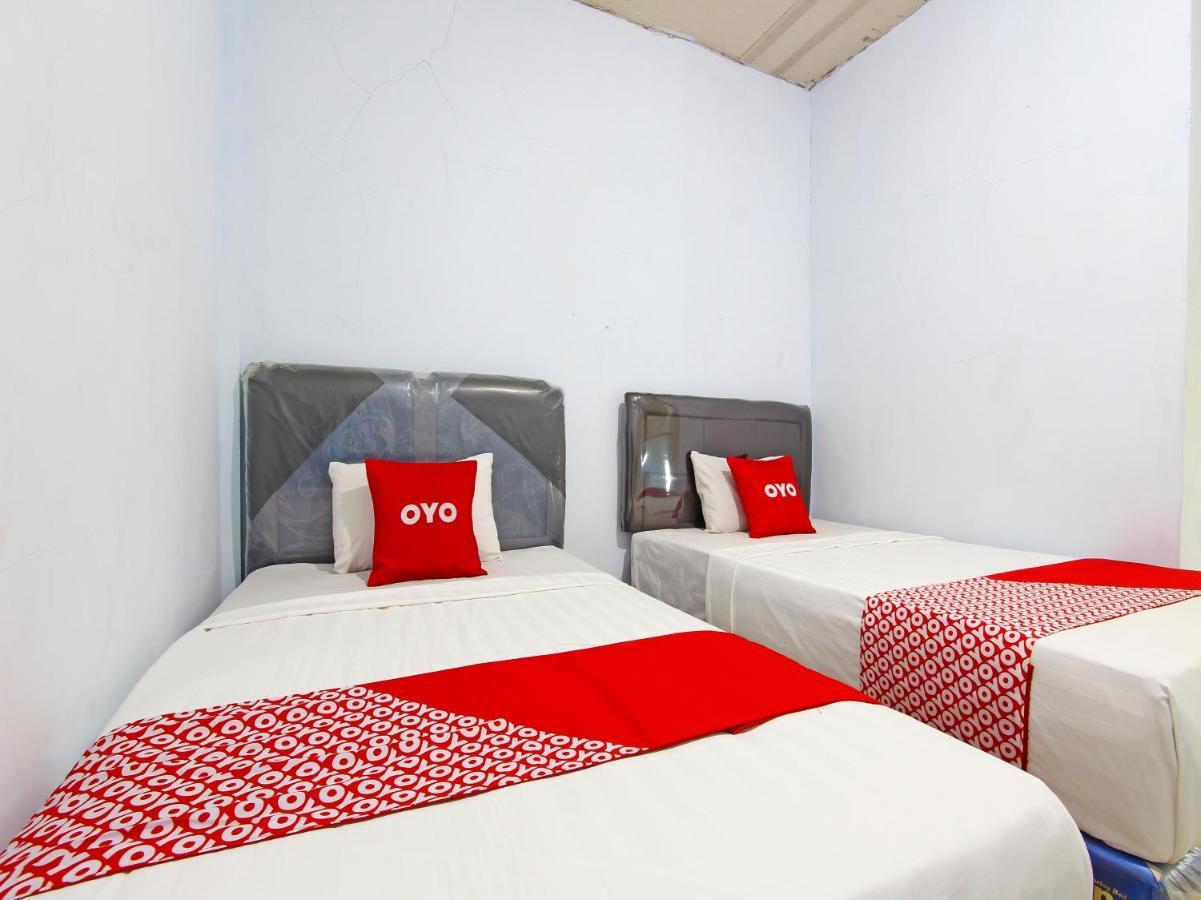 פקלונגאן Oyo 91476 Srikaya Hotel 3 מראה חיצוני תמונה